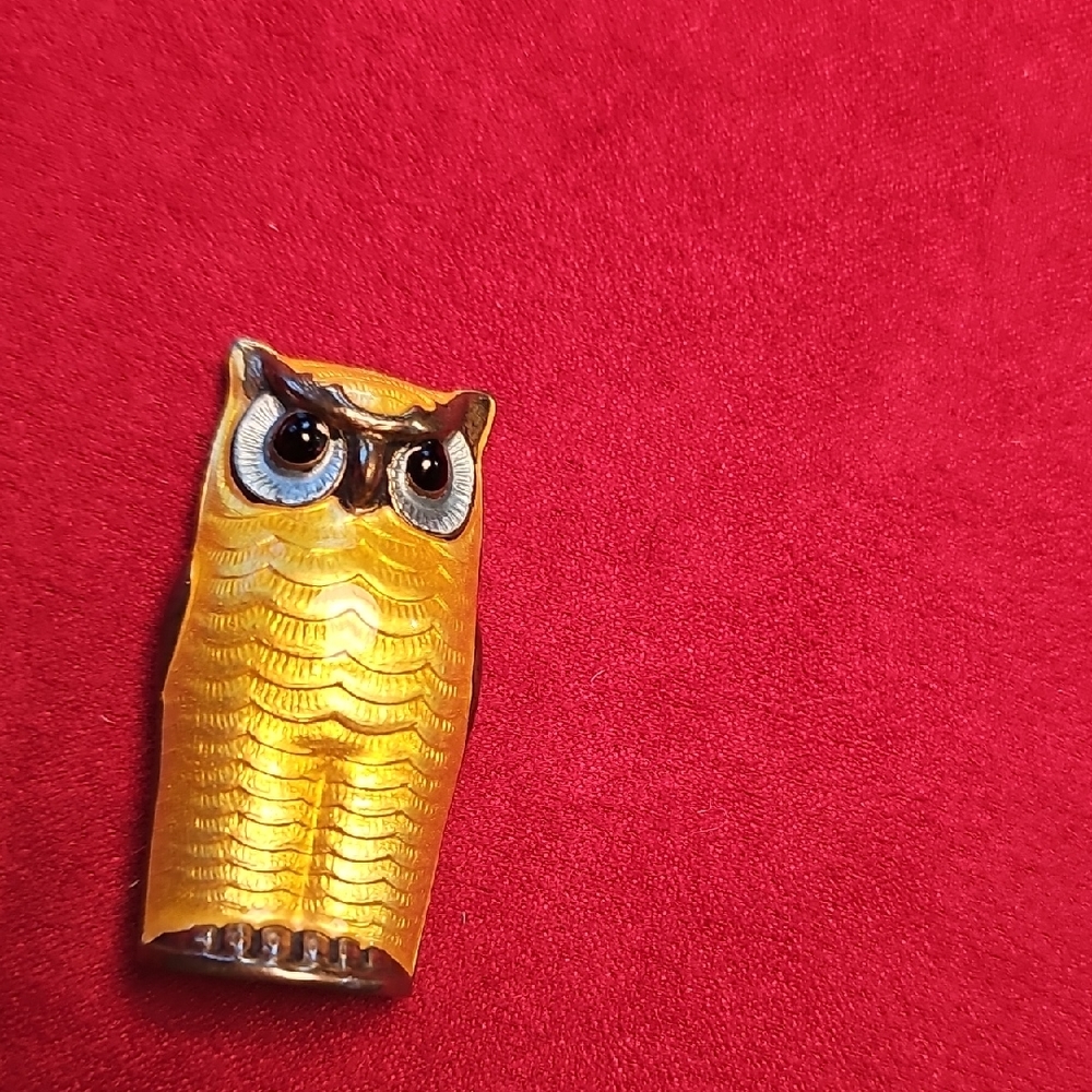 Large David Andersen Golden Guilloche Owl Pin